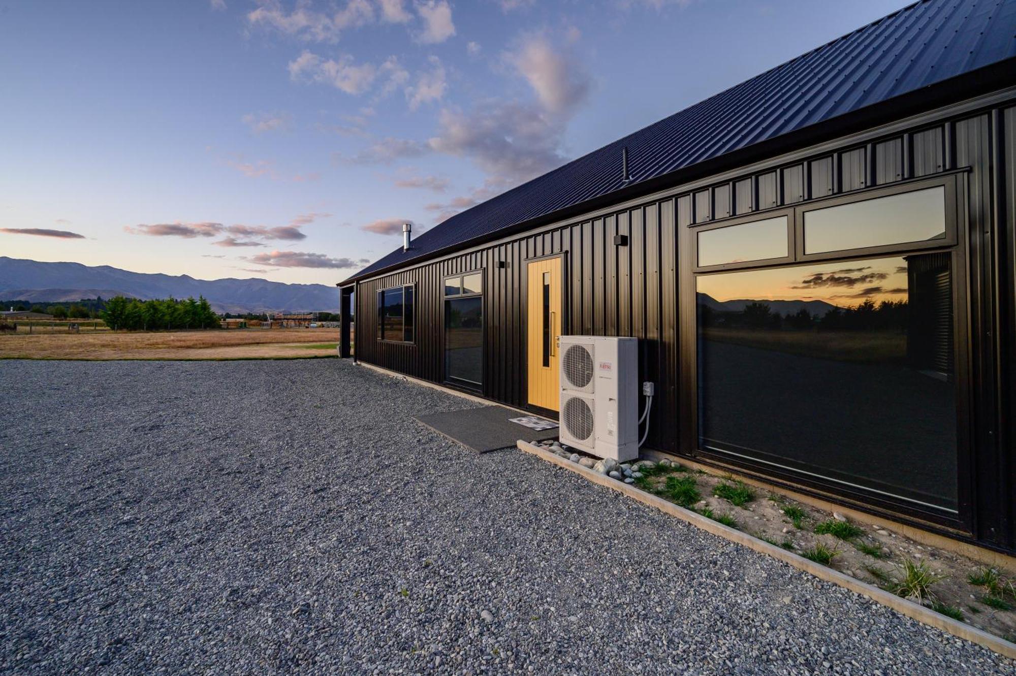 31 On Boundary Villa Twizel Exterior photo